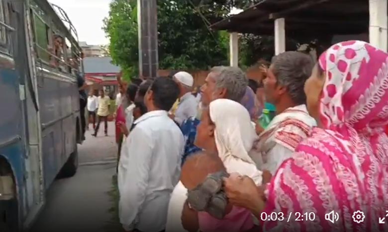 Transfer of 28 Muslims to detention camp in Assam. Heartbreaking scenes of being separated from family and taken into custody (Video)
