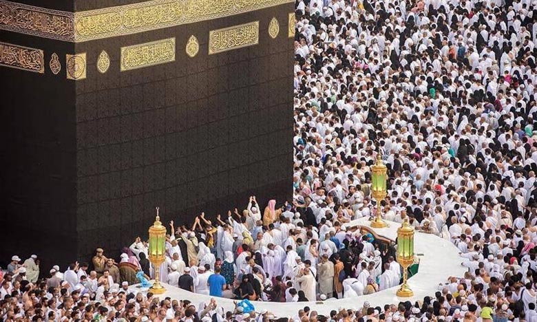 Announcement of separate timings for men and women to pay Nawafal in Hatim