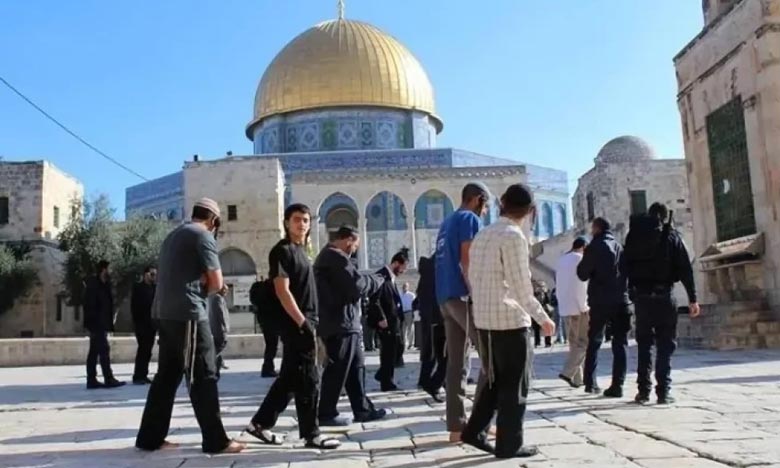 The evil-loving Jewish rioters attacked the first Qibla Performing Talmudic Rituals