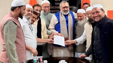When Asaduddin Owaisi came to meet Giriraj Singh!